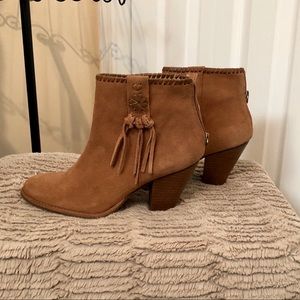 JACK ROGERS SUEDE BOOTIES! Sz.7